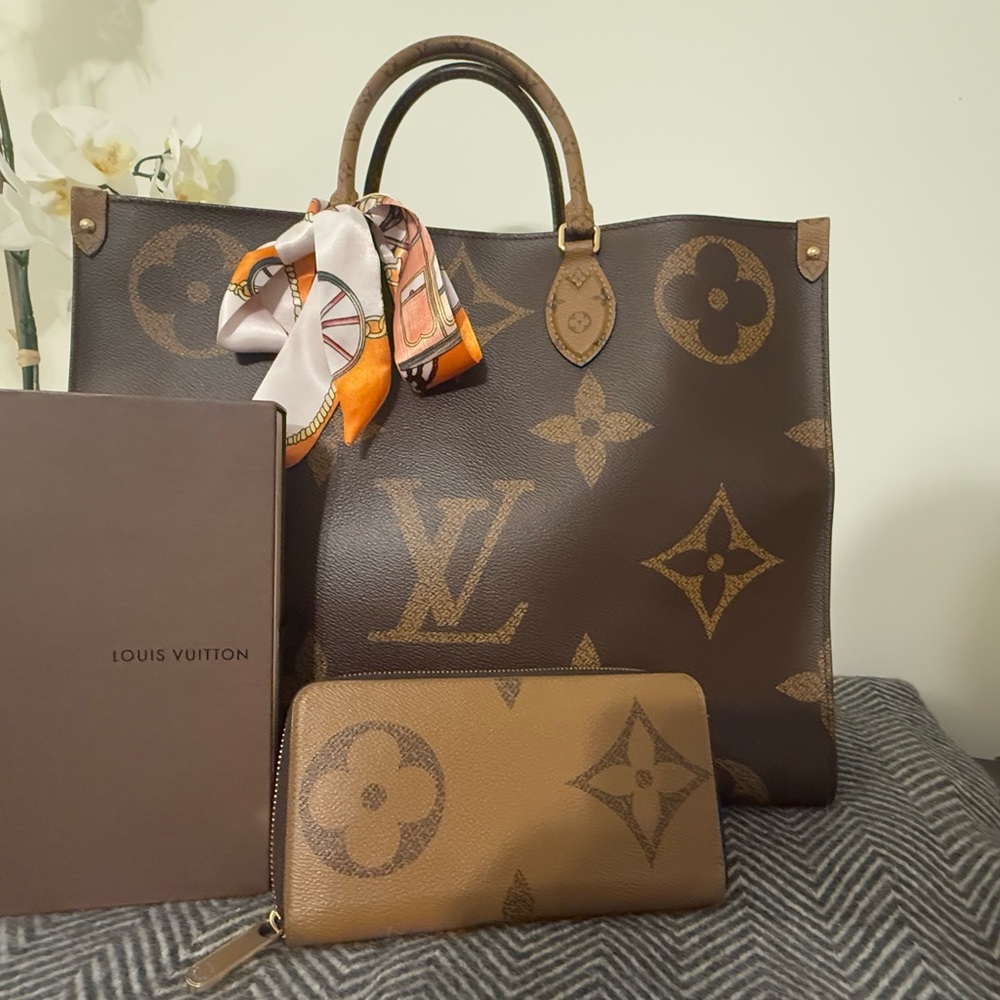 Louis Vuitton Reverse long zippy wallet